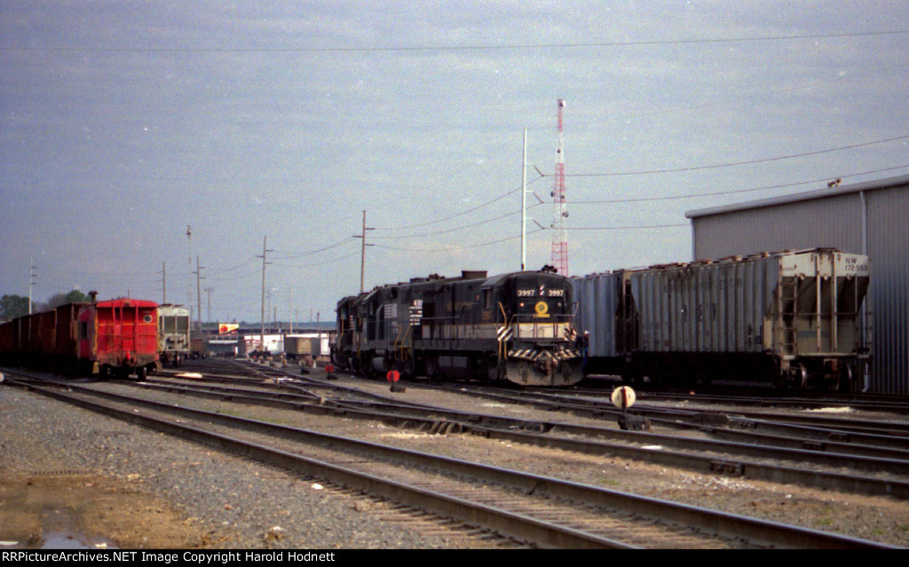 SOU 3997 leads a couple of other units to the fuel racks